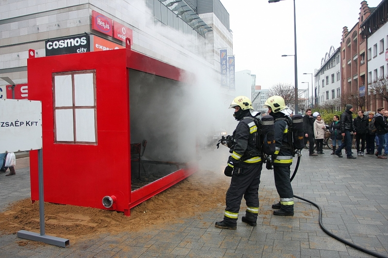 Figyelemfelkeltő gyakorlat a belvárosban