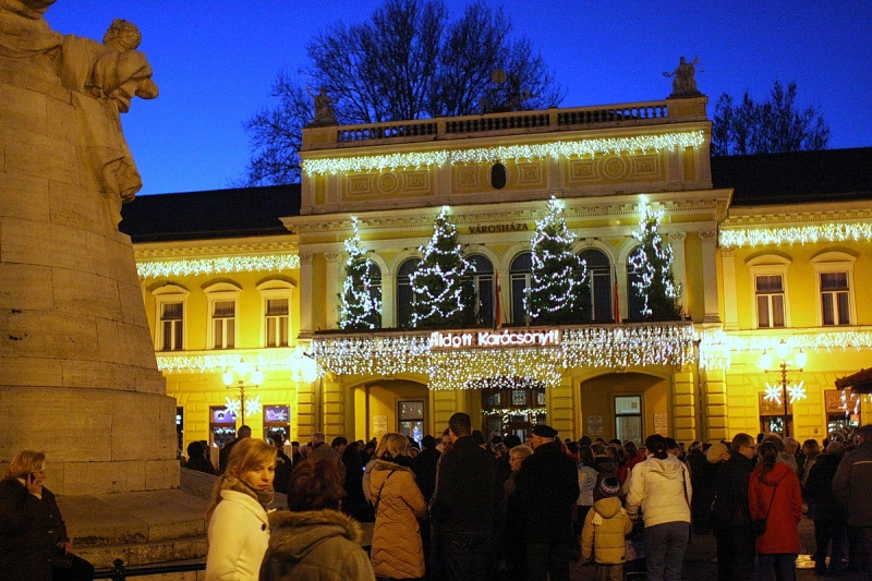 A negyedik adventi gyertyát is meggyújtották