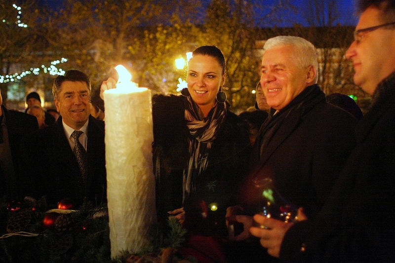 A negyedik adventi gyertyát is meggyújtották