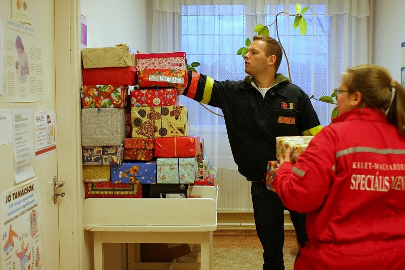 Cipősdoboz adományok érkeztek Butykára