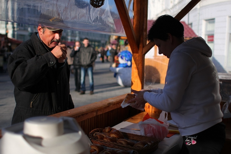 Péksütemény-meglepetés a forgatagban