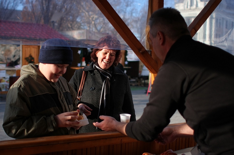 Péksütemény-meglepetés a forgatagban