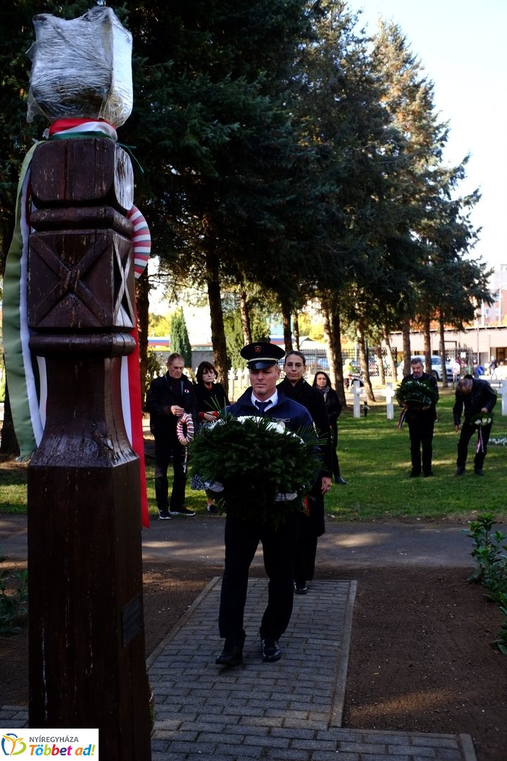 1956-os emlékező koszorúzások az északi temetőben - 2025