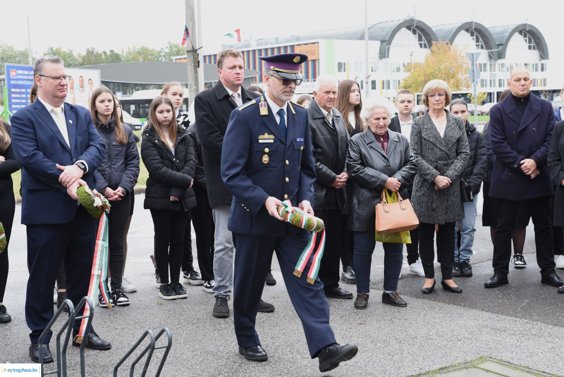 1956-os megemlékezés - koszorúzás a börtön falánál