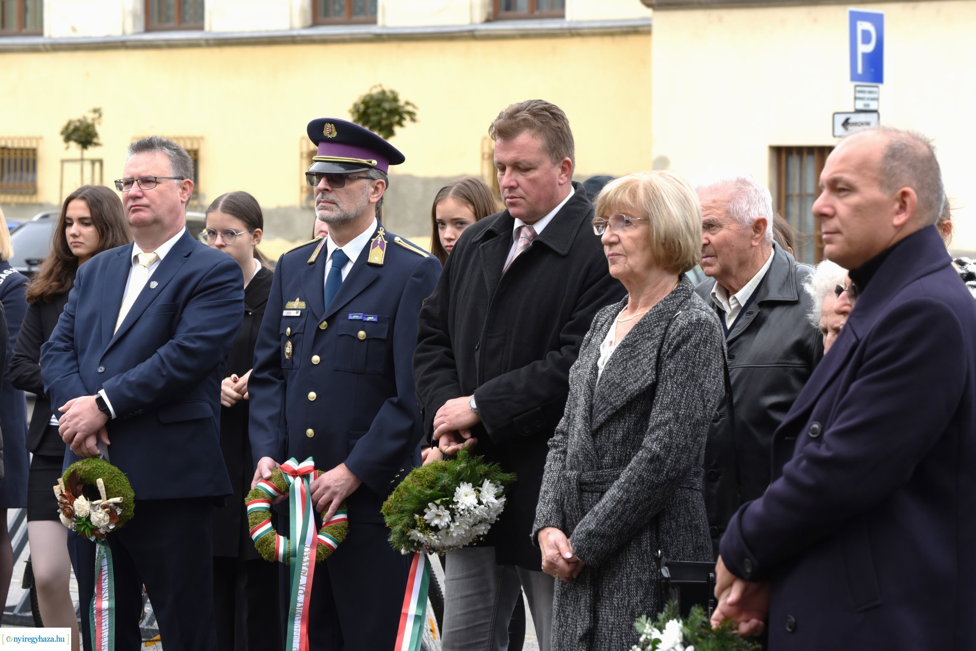 1956-os megemlékezés - koszorúzás a börtön falánál