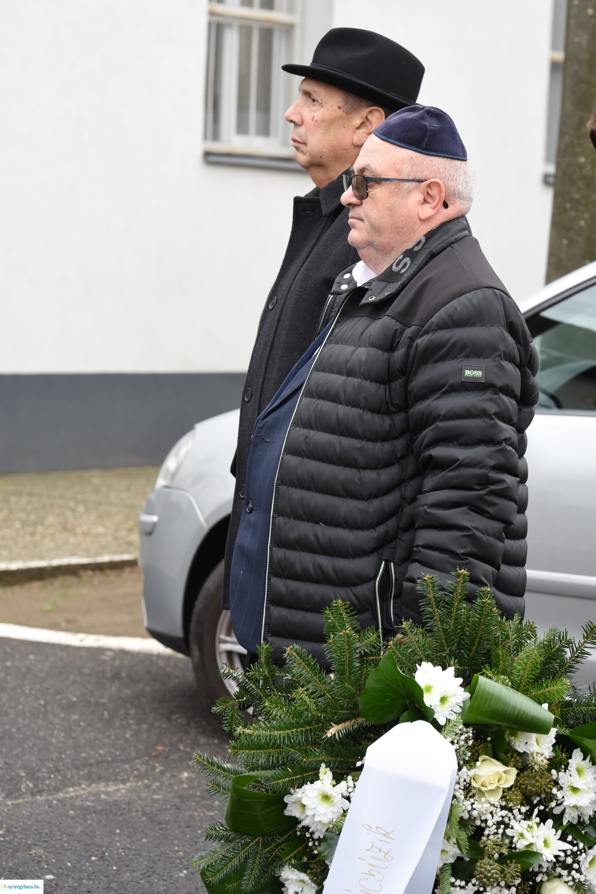 1956-os megemlékezés - koszorúzás a börtön falánál