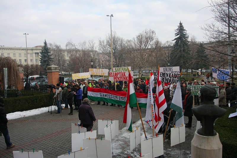 Szamossályiak demonstráltak
