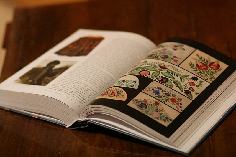 Népművészeti kötet bemutató