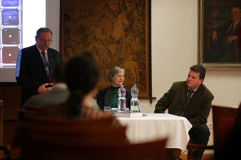 Népművészeti kötet bemutató