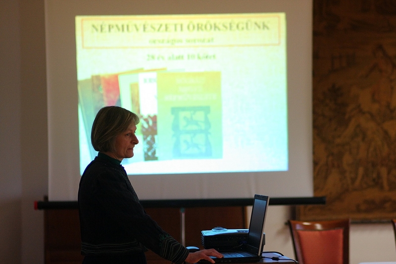 Népművészeti kötet bemutató