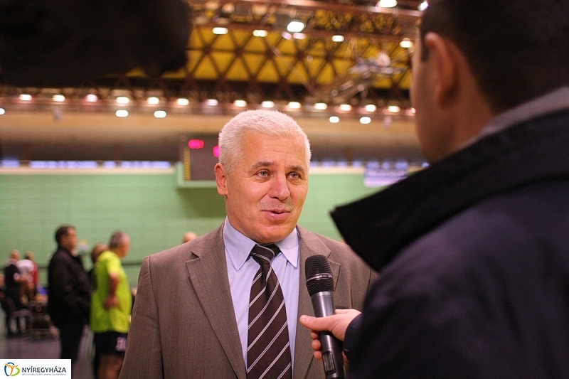 Régi(j)ó barátok fociztak