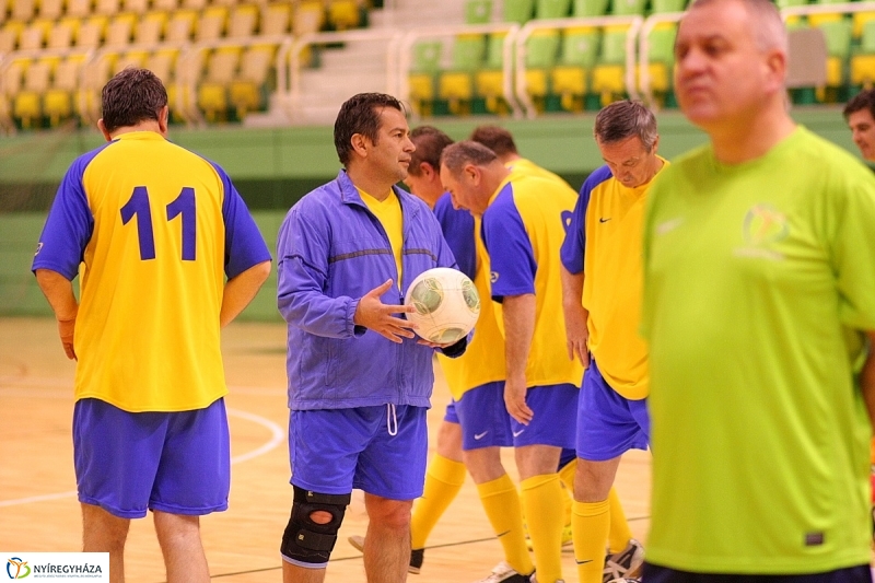 Régi(j)ó barátok fociztak