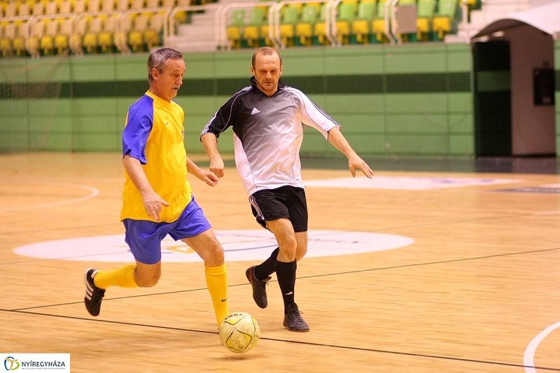 Régi(j)ó barátok fociztak