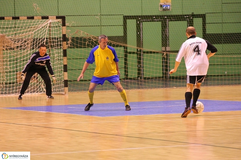 Régi(j)ó barátok fociztak