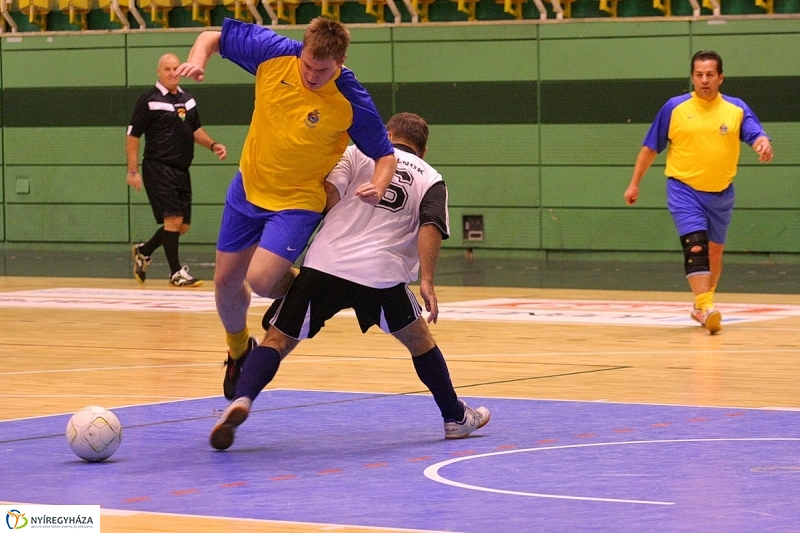 Régi(j)ó barátok fociztak