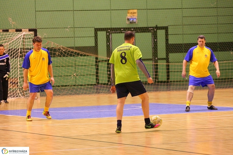 Régi(j)ó barátok fociztak