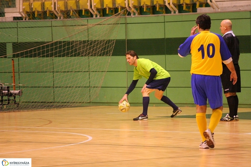 Régi(j)ó barátok fociztak