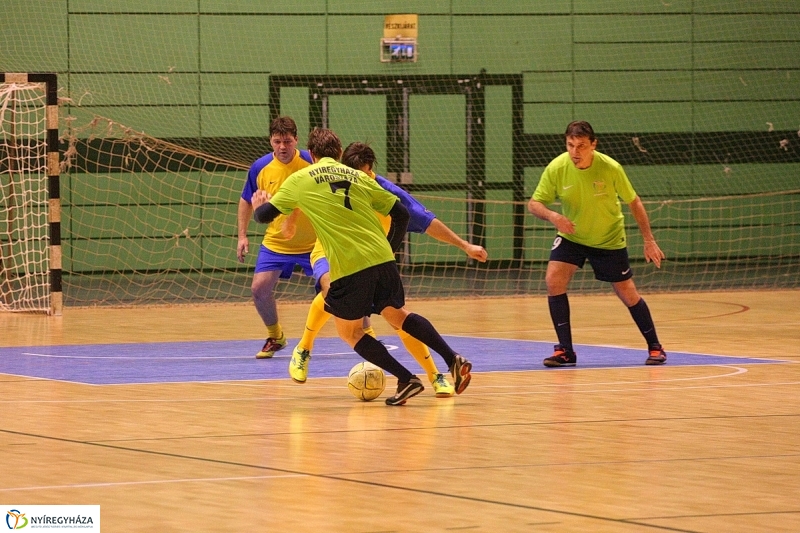 Régi(j)ó barátok fociztak