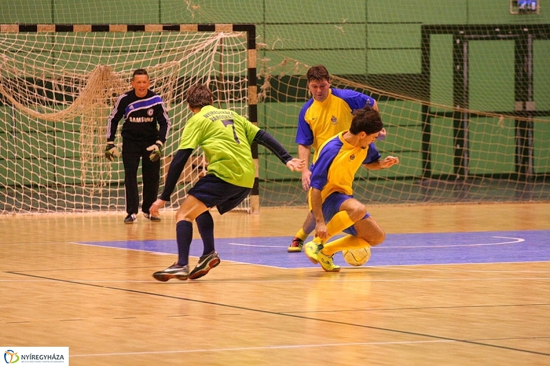 Régi(j)ó barátok fociztak