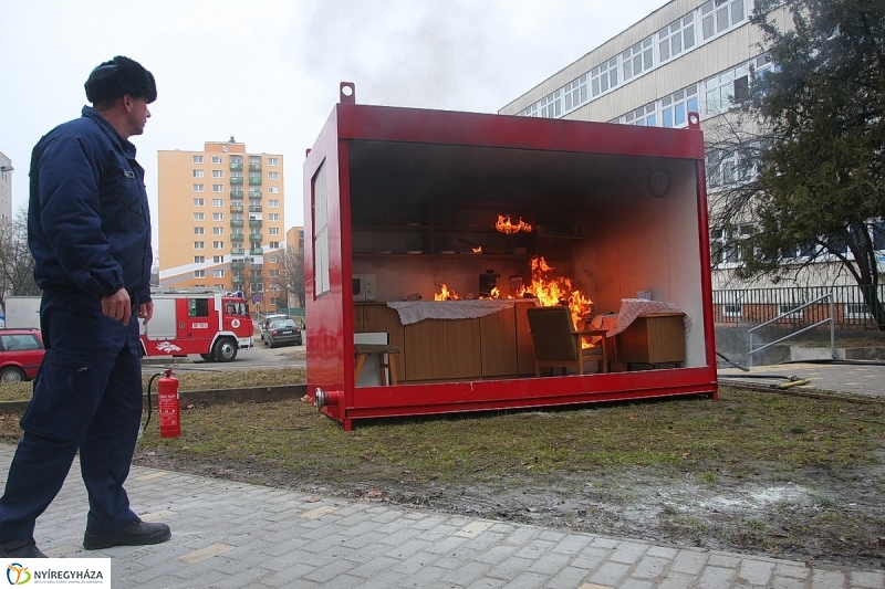 Tűzoltó bemutató