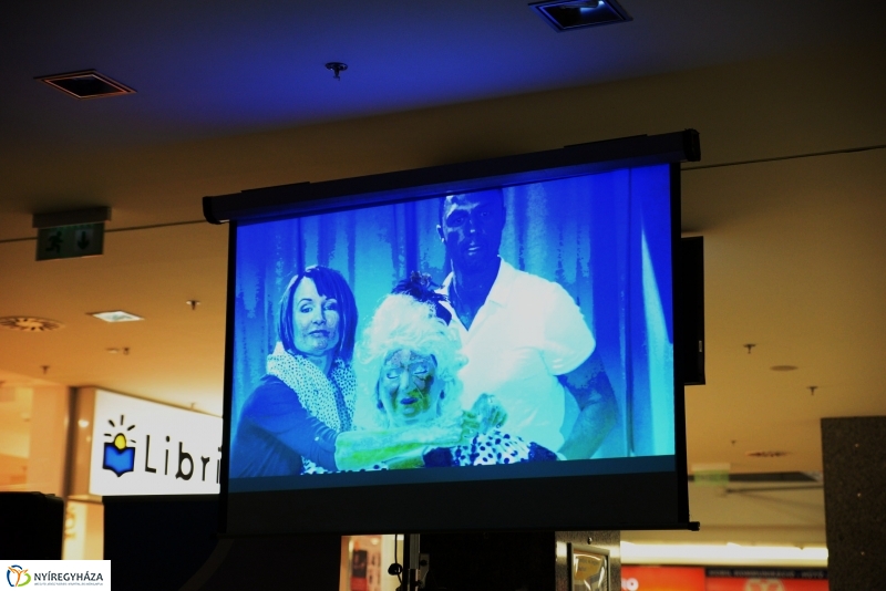 hARCosok - kiállításmegnyitó a Korzóban