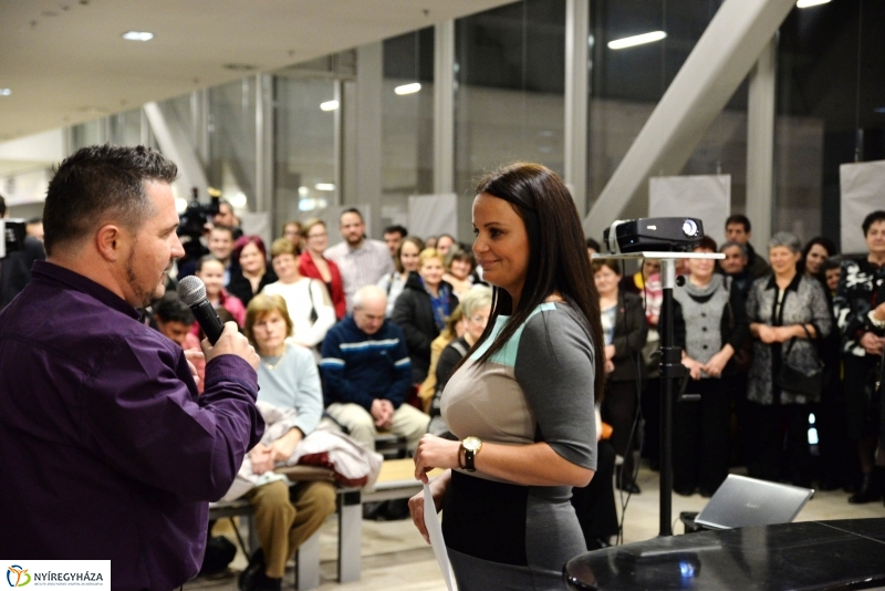 hARCosok - kiállításmegnyitó a Korzóban