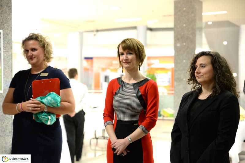 hARCosok - kiállításmegnyitó a Korzóban