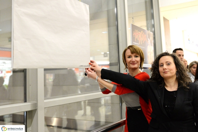 hARCosok - kiállításmegnyitó a Korzóban