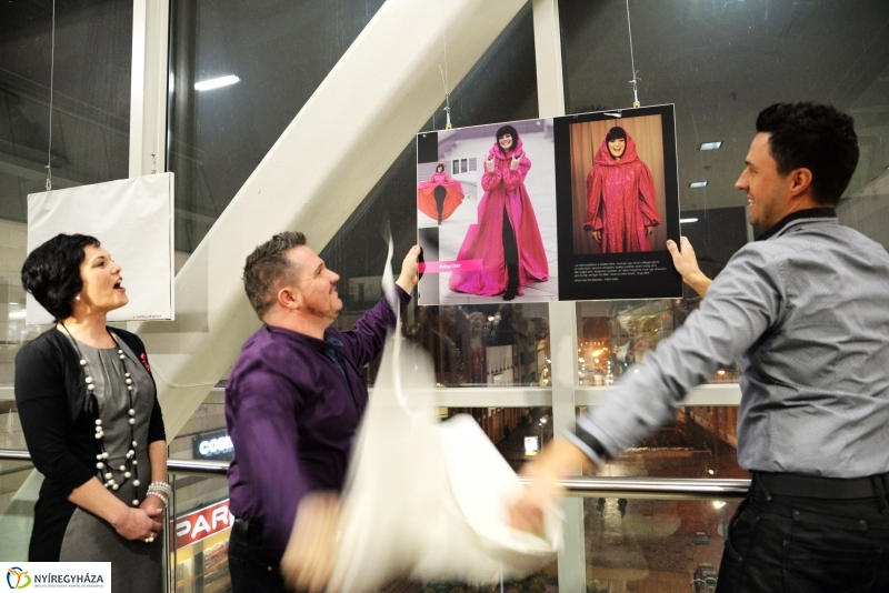 hARCosok - kiállításmegnyitó a Korzóban