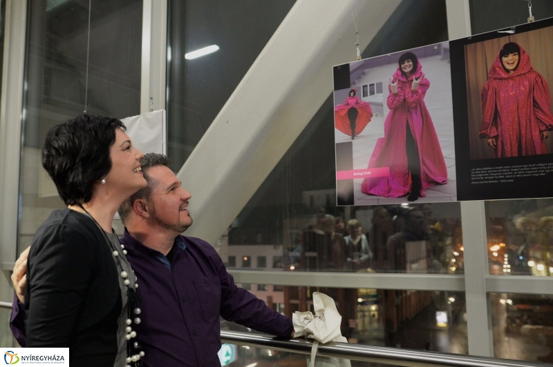 hARCosok - kiállításmegnyitó a Korzóban