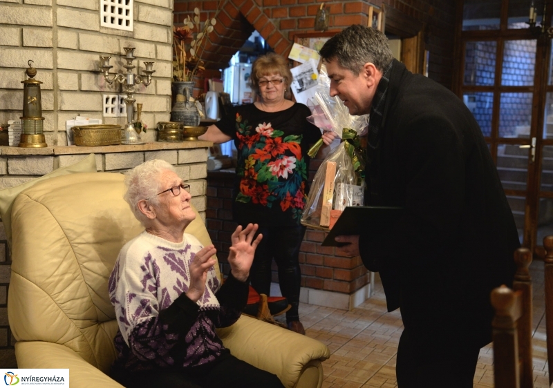 Hancsicsák Gyuláné köszöntése