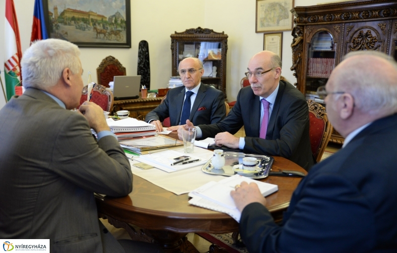 Szlovák kereskedelmi tanácsos a Városházán