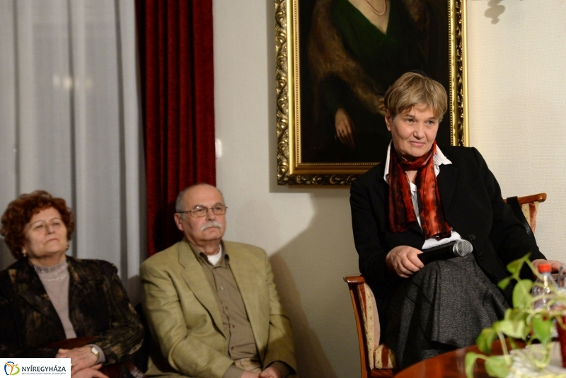 Bessenyeire emlékeztek a Bencs Villában