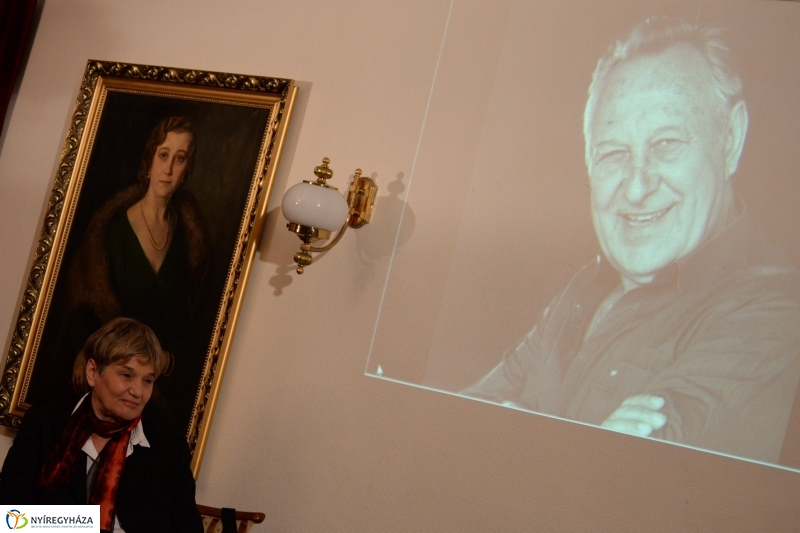 Bessenyeire emlékeztek a Bencs Villában