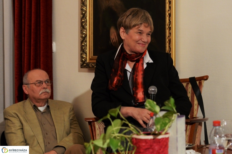 Bessenyeire emlékeztek a Bencs Villában