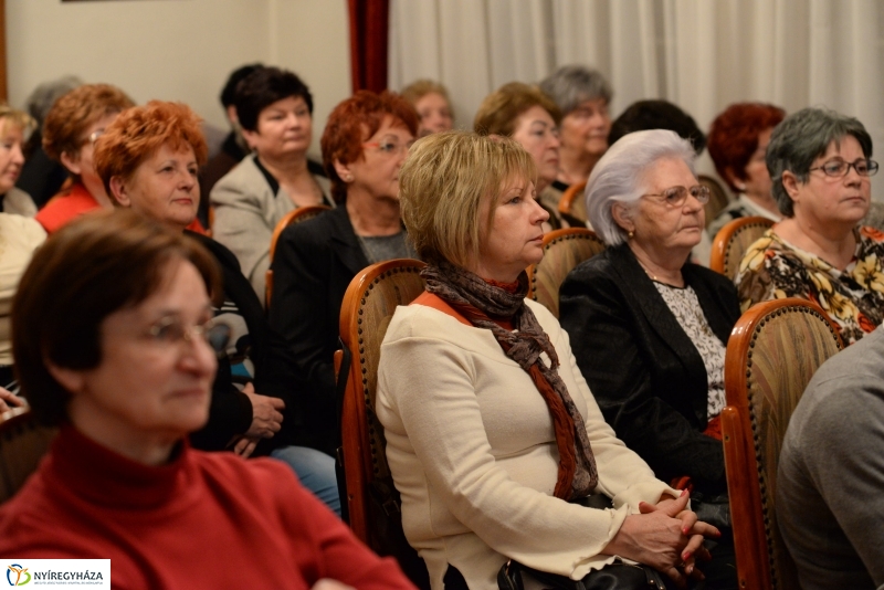 Bessenyeire emlékeztek a Bencs Villában