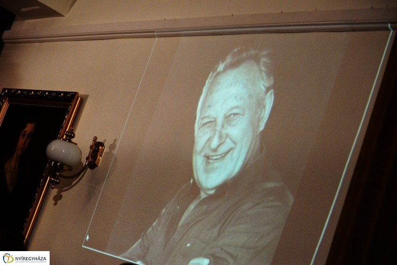 Bessenyeire emlékeztek a Bencs Villában