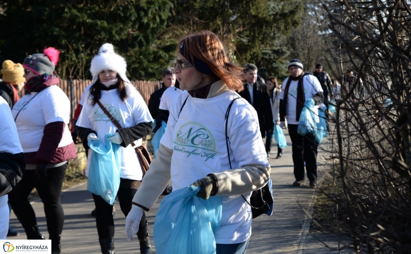 Natur Comfort - takarítás a Kótaji úton