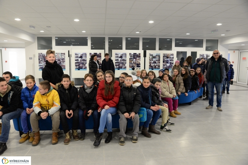 Iskolás csoport látogatása a Nyíregyházi Televíziónál