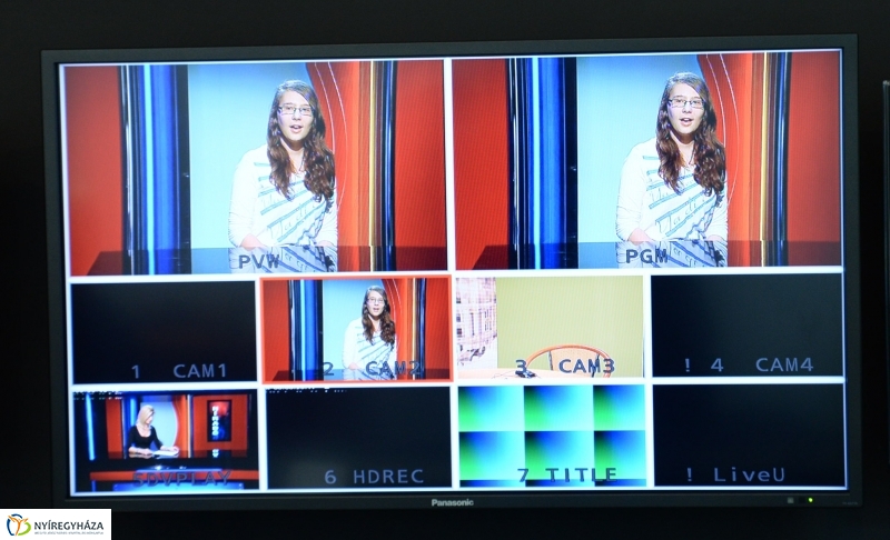 Iskolás csoport látogatása a Nyíregyházi Televíziónál