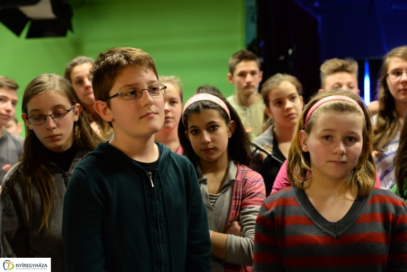 Iskolás csoport látogatása a Nyíregyházi Televíziónál