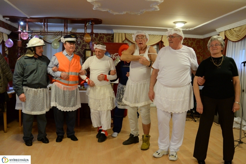 Farsangi bál az Aranykor Nyugdíjas Klub szervezésében