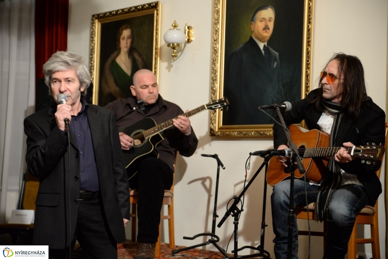 Festmény-  és fotókiállítás a Bencs Villában