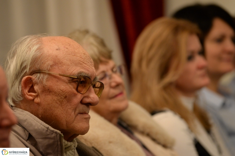 Festmény-  és fotókiállítás a Bencs Villában