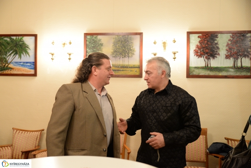 Festmény-  és fotókiállítás a Bencs Villában