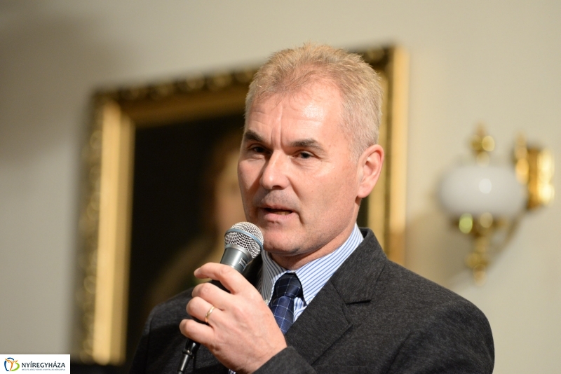 Festmény-  és fotókiállítás a Bencs Villában