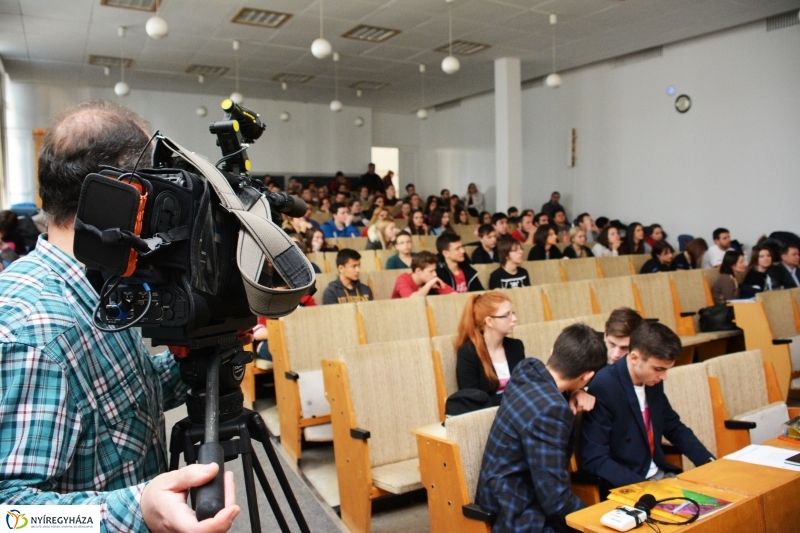 Angol nyelvű Tematikus Vita Show az Egészségügyi Karon