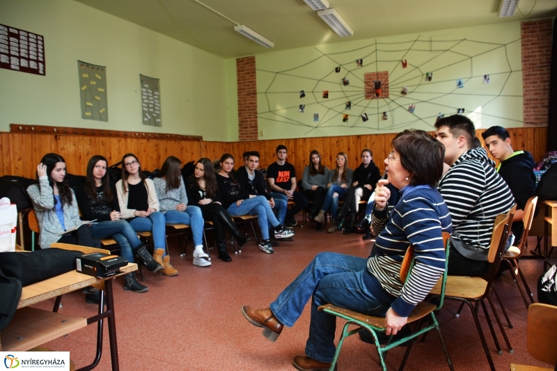 Rendhagyó Osztályfőnöki Óra a Zrínyiben