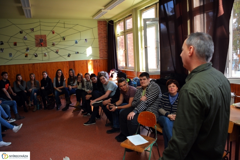 Rendhagyó Osztályfőnöki Óra a Zrínyiben