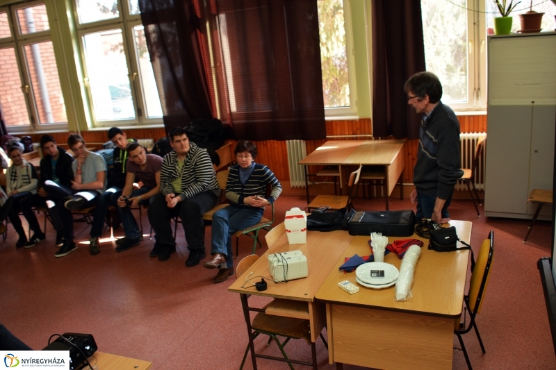 Rendhagyó Osztályfőnöki Óra a Zrínyiben